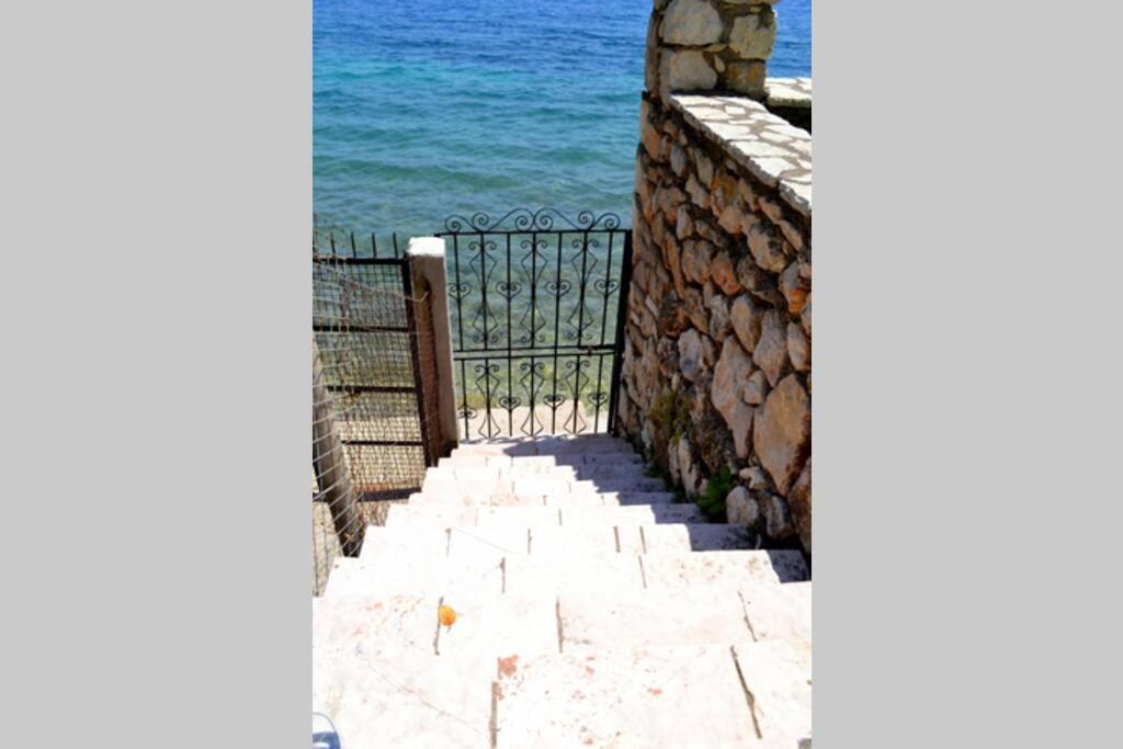 Villa Violeta Lefkada Nydri ภายนอก รูปภาพ