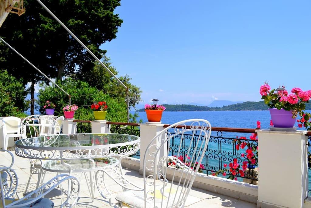 Villa Violeta Lefkada Nydri ภายนอก รูปภาพ